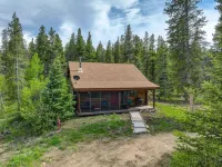 Charming mountain cabin located just minutes from Golden Gate Canyon State Park