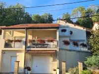 Gite de Charmes en Pays de Langres, Ville Historique Hotel a 