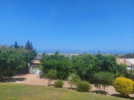 Beautiful luxury apartment, set in quiet area in a nice garden, 10 min from beach