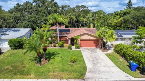 The Tiki House! Heated Pool, Close to the Beach! - Kylpyammeita