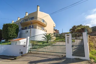 Enya Apartment, Ericeira, Portugal Hotel in zona Galerias Salamanca