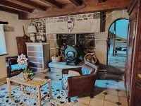 Breton house in the heart of the Monts d'Arrée Hoteles en Scrignac