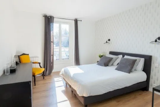 Suite GATSBY - 6 peopleAt just 2 minutes' walk from avenue de Champagne!