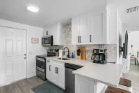 Convenient Amenities and Shared Outdoor Spaces - Serene Escape Hotel a Hillsborough County