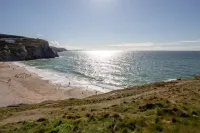 Cornish Holiday Home - Bodannoneco House Sleeps 8 With Private Hot tub Hotels in Porthtowan