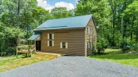 Oversized Hot Tub • Fire Pit • Mountain Cabin Getaway • Near Deep Creek