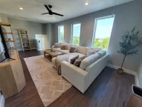 Spacious 5-bedroom house in serene Lago Vista with WiFi, AC