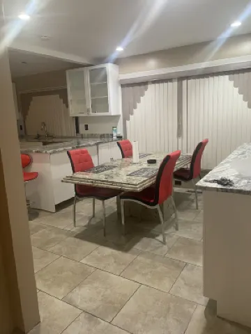 Beautiful home located in Southfield Mi. Quite friendly neighborhood