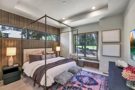 Modern Mountain Retreat in McCall, Idaho: 4 Bed · 4.5 Bath · Sleeps 10