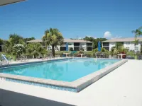Renovated 2bed 2bath condo 2min to Fort Myers & Sanibel Beaches with WiFi, AC Hotels in Iona