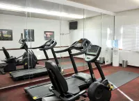 Piccadilly Inn Airport - gimnasio