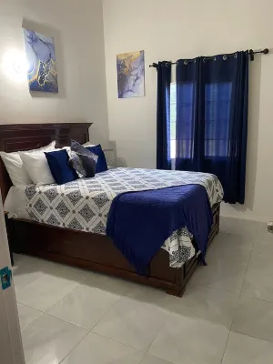 Elegant well equipped 2 bedroom Villa with a breathtaking view of the sea.