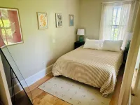 Peaceful 1BR ground floor with garden view - Simple, Stylish, Shelburne Hotels in Shelburne