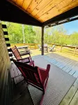 Hillside Cabin :: Secluded Log Cabin on 15 Acres, Pond & trails. Near Woodbury - Wifi