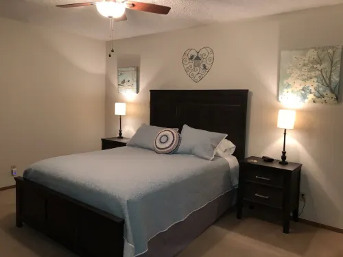 Spacious Lake View with Chef's Kitchen! Two minute walk to lake.