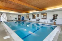 Comfort Inn & Suites Geneva- West Chicago - Pools