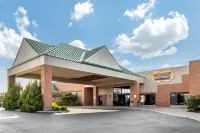 Clarion Hotel Conference Center on Lake Erie Hotels in Fredonia