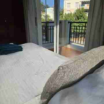 The Brightstay Paphos, 2 bed apt, Paphos Riviera, Universal Rooms