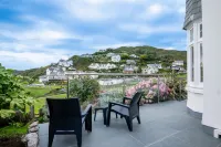 Luxury beach-front House with fantastic sea views in Woolacombe with parking