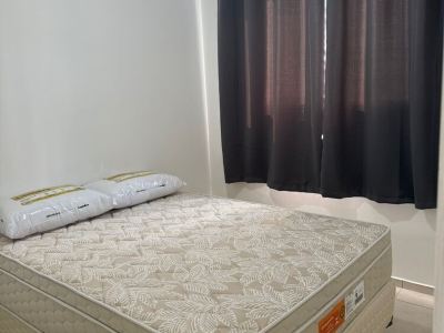 Complete 2 bedroom apartment with parking space near shopping center