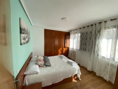 Between Castle and Cathedral