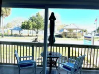Jewel of Cedar Key-Pet Friendly condo 130