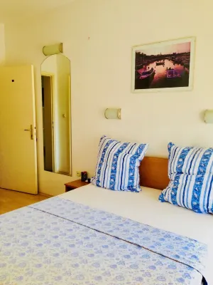 2 min. Sea / beach, private balcony, free Wi-Fi Hotels near Split Airport