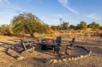 Stylish and Private Adobe Retreat with Views in Borrego Springs / Anza Borrego