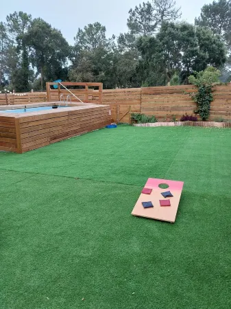 In the center of town, close to culture, the beach and the mountains. Pets accepted