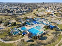 Lone Star Retreat - Game Room - Heated Pool & Spa
