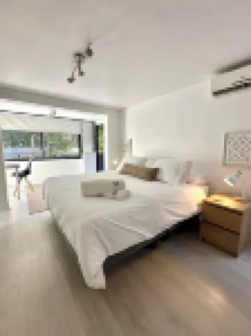 Design & Comfort- Few steps from Costanera Center