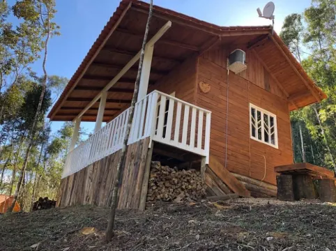 Quinta da Vó Sônia Cabins. Cabana Alegria.