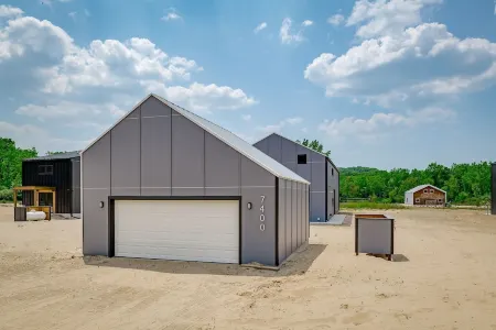 Stunning Retreat in SW Michigan! Just minutes away from wineries and breweries.