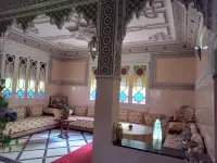 Exceptional villa, secure parking, 5 mins from the highway