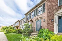 Cozy Safe Haven 4Bed Home 20 mins to DC Sleeps 10 Hotel in zona Green Spring Gardens