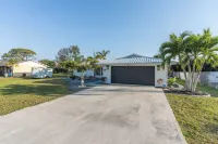 Entire House 3 Bedroom Pets Parties Events Permitted 5 Minutes Drive to Beach