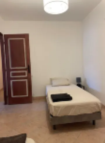 Villa la colle sur loup close to the sea, ideal family, near village 盧河畔拉科爾酒店