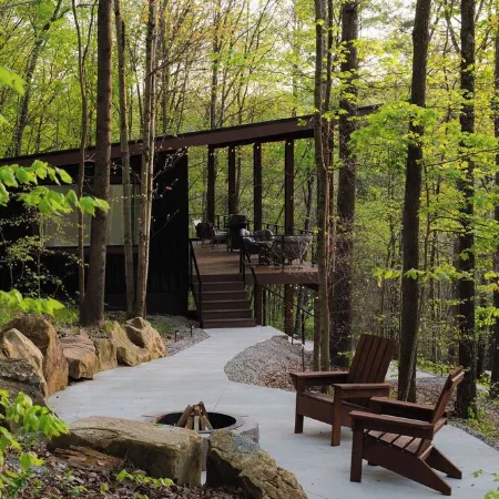 Passion @ The Patch, Lux Couples Getaway w/ View, massage chairs, movie theater