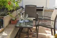 Self-catering, spacious Bachelors flat, WiFi, DSTV, garden-patio, secure parking Hotels near Diemersdal