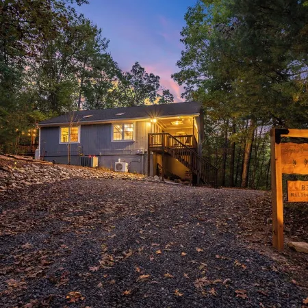 Rustic 4Br Family Cabin Near Bryce, Hot Tub & Pets