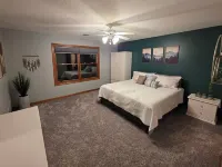 Luxury 5 BR home on private wooded lot near QC, w/hot tub, rec & fitness room Hotels in Henry County