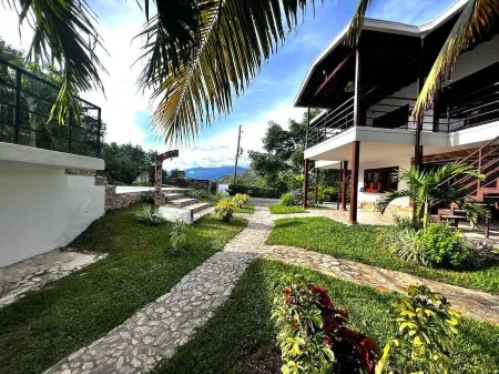 Casa Finca de Descanso y Recreación en Sopetran Antioquia Отели в г. Sopetran