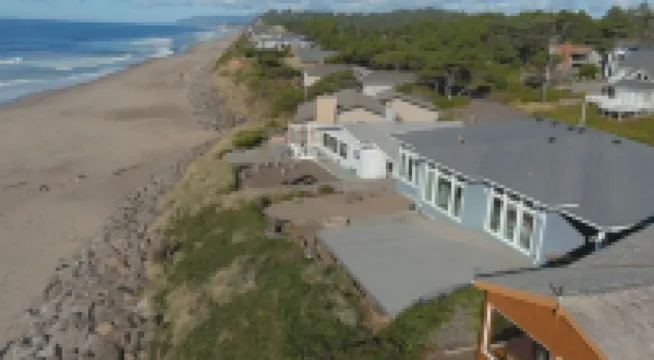 Oceanfront Escape. Cozy & Modern Beach House. Sleeps 10 Hotels in Gleneden Beach