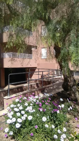 Apartamento en la Playa, Amplio con Piscina Olímpica, Cerca de Valencia