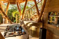 ECO-FRIENDLY VILLA | Sea view | High Speed WiFi (Starlink)