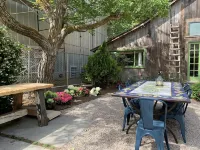 Living the Napa dream in this ideally located Yountville cottage.