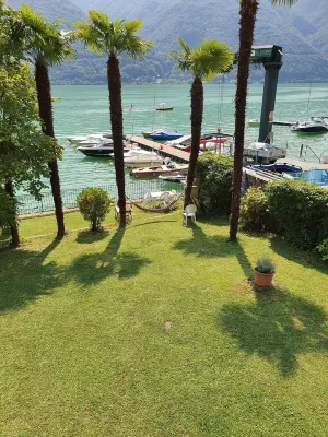Apartment in villa LE PALME directly on the lake of Lugano Hotels near International Sportcamping Porlezza