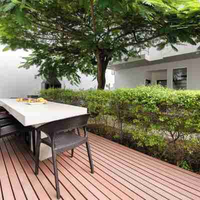 Stylish apartment with Private Terrace Hotel Exterior