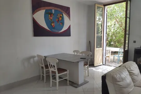 Ground floor apartment in Soulac sur Mer 2.9km from the central beach.