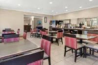 Comfort Inn & Suites Lancaster Antelope Valley - breakfast